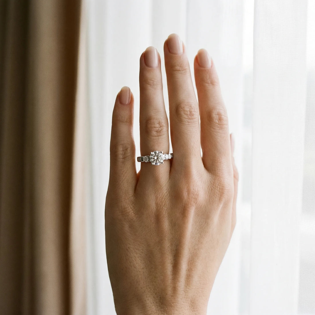 White gold Round Brilliant Three-Stone Pave Band with Four-Prong Setting_25