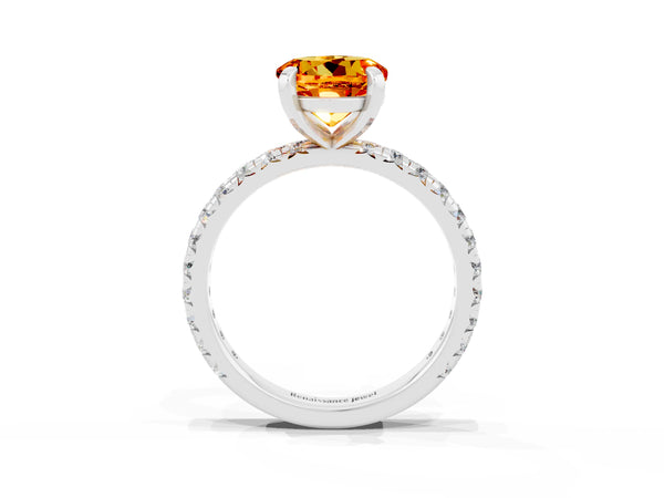 White gold Round Cut Citrine Pavé Solitaire Ring with Round Band and Prong Setting