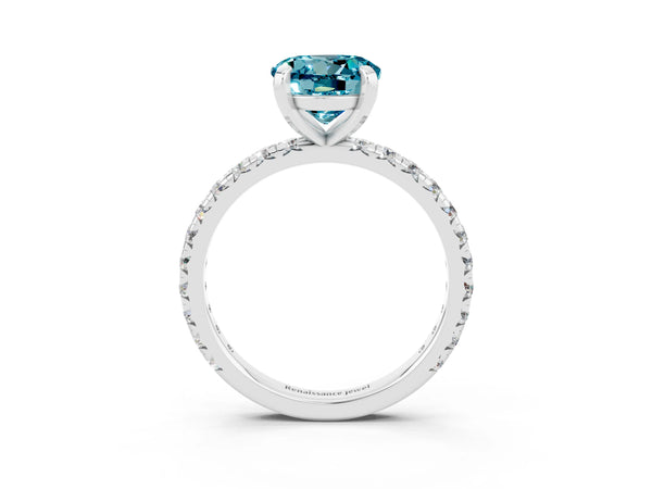 Platinum Round Cut Cut Diamond Pavé Band with Four-Prong Setting