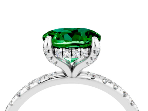 White gold Round Cut Diamond Solitaire Ring with Four-Prong Setting and Pavé Band_4