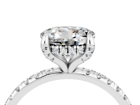 White gold Round Cut Diamond Solitaire Ring with Four-Prong Setting and Pavé Band_4