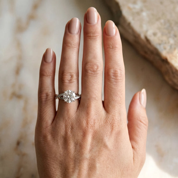 White gold Round Cut Diamond Twisted Band Engagement Ring with Prong Setting