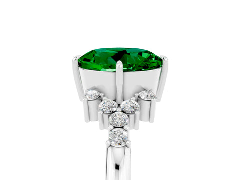White gold Round Cut Emerald Ring with Side Stones and Four-Prong Setting_41