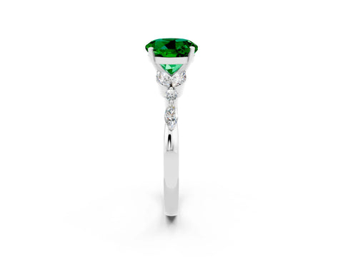 White gold Round Cut Emerald Solitaire Ring with Side Stones and Four-Prong Setting_14