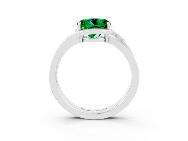 White gold Round Cut Emerald Solitaire Ring with Split Shank and Prong Setting