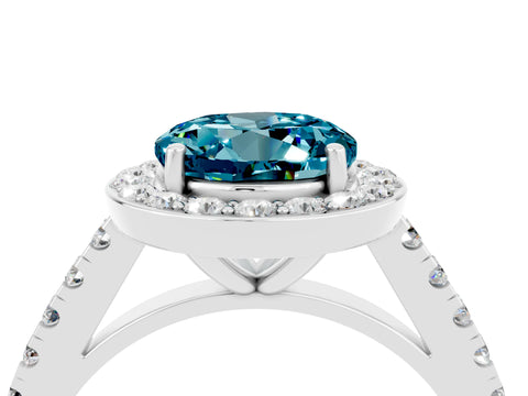 White gold Round Cut Halo Diamond Ring with Pavé Band and Three-Prong Setting_4