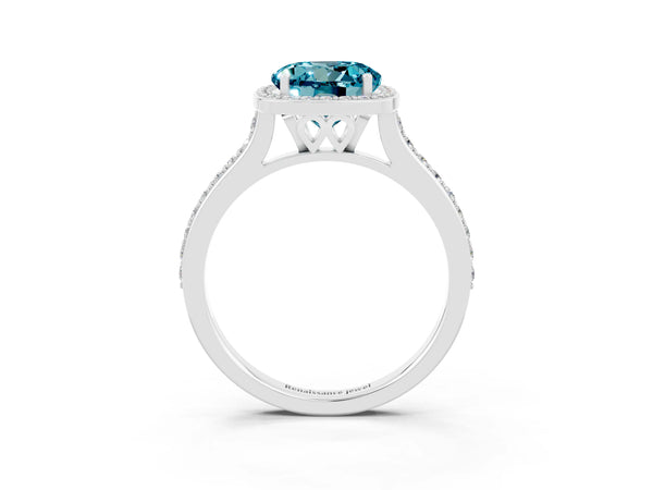 Platinum Round Cut Halo Round Diamond Pavé Band with Four-Prong Setting