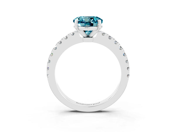 Platinum Round Cut Solitaire Diamond with Pavé Band and Four-Prong Setting