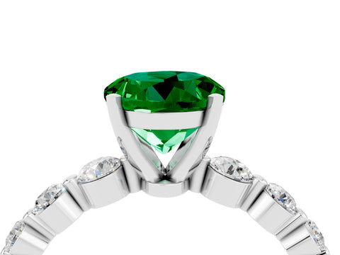 White gold Round Cut Solitaire Emerald Ring with Pave Band and Four-Prong Setting_4