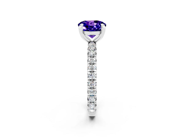 White gold Round Cut Tanzanite Pavé Solitaire Ring with Round Band and Prong Setting