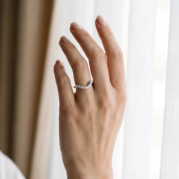 White gold Round Diamond V-Shaped White Gold Band with Prong Setting