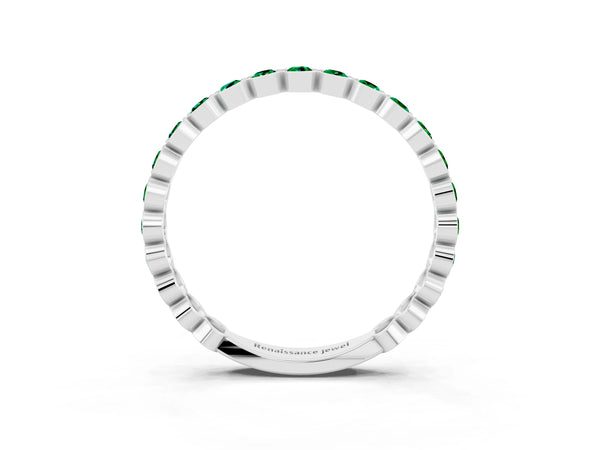 Sterling Silver Round Lab-Grown Emerald Bezel Set Stackable Wedding Band with Scalloped Links
