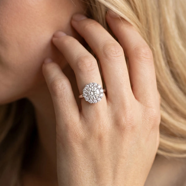 White gold Round Halo Cluster Diamond Engagement Ring with Prong Setting and Polished Band