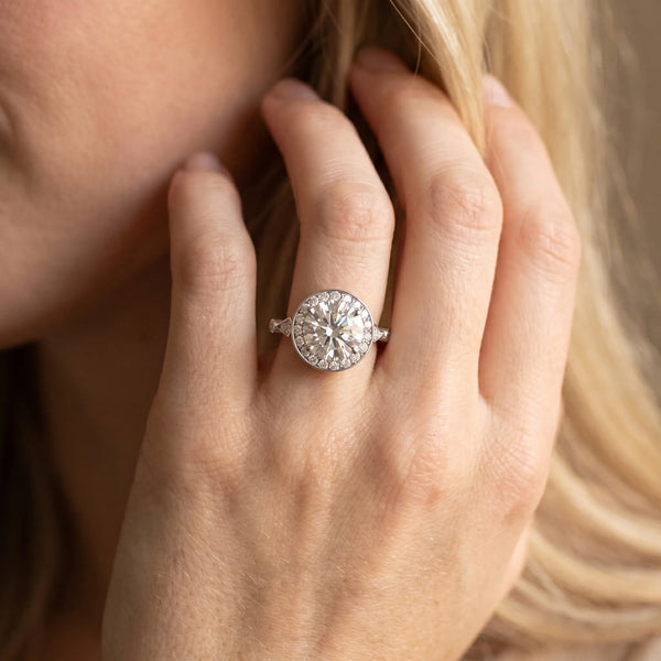 White gold Round Halo Diamond Engagement Ring with Twisted Band and Four-Prong Setting