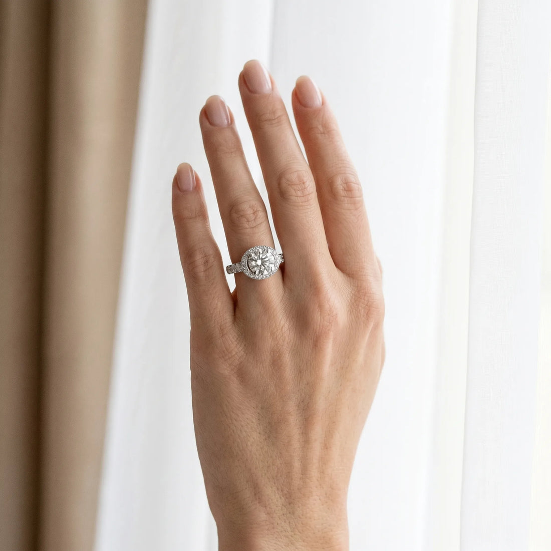 White gold Round Halo Pavé Split Shank Heart Prong Ring_24