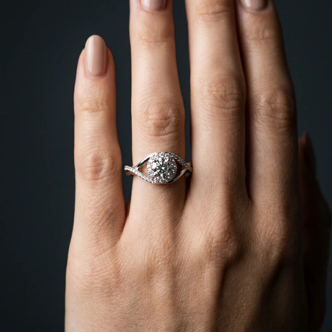 White gold Round Halo Twist Band Prong Set Ring_3