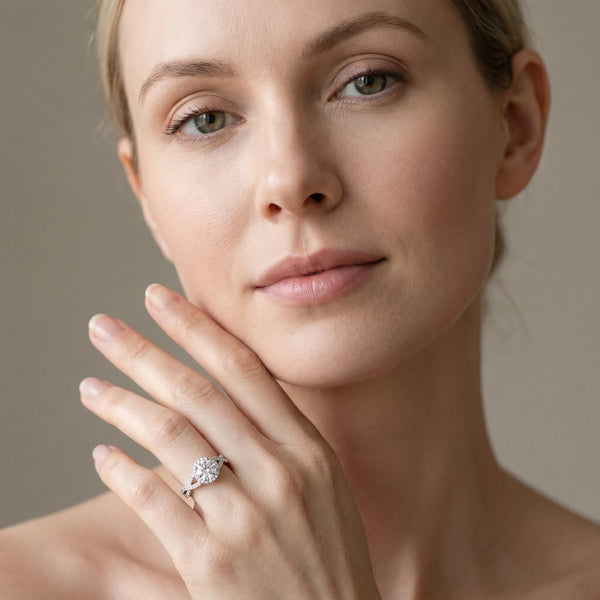 White gold Round Halo Twist Band Solitaire Ring with Four-Prong Setting