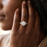 White gold Round Halo Twist Band Solitaire Ring with Six-Prong Setting_14
