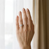 White gold Round Solitaire Diamond Twist Band with Pavé Setting and Four-Prong Setting_28