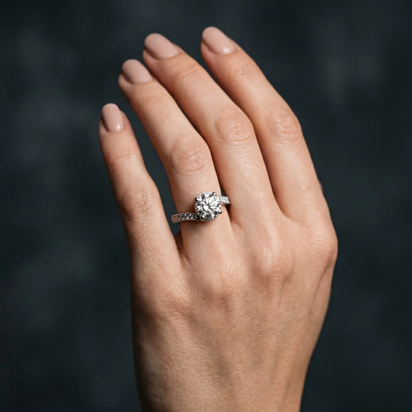 White gold Round Solitaire Diamond Twisted Band with Pavé Setting