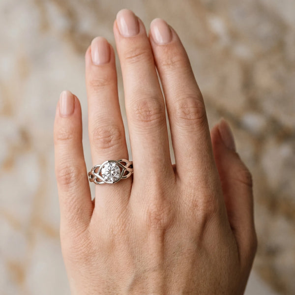 White gold Round Solitaire Intertwined Band Prong Setting Ring