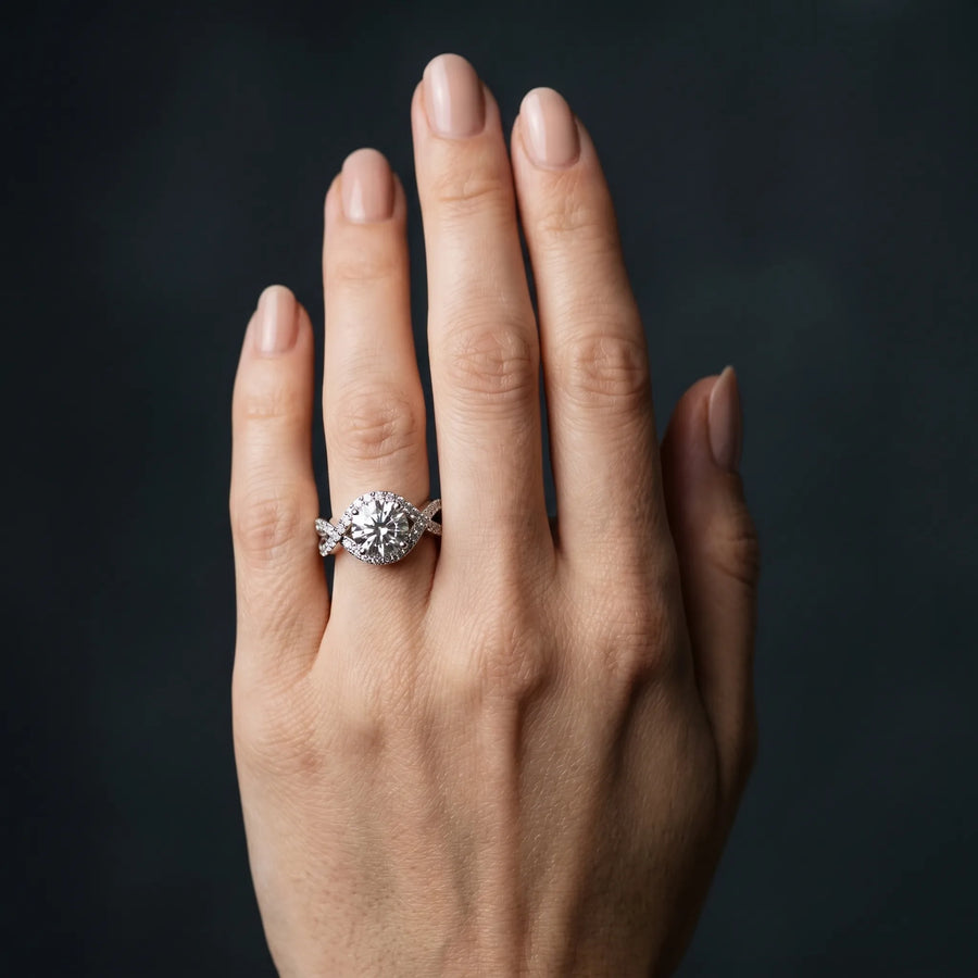 White gold Round Solitaire Twist Band Pavé Diamond Engagement Ring