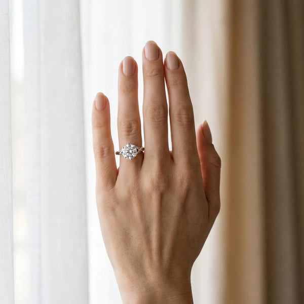 White gold Round Solitaire Twist Band Six-Prong Setting