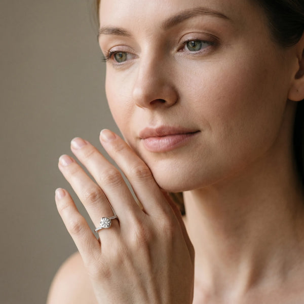 White gold Round Solitaire Twist Band with Channel-Set Diamonds and Four-Prong Setting