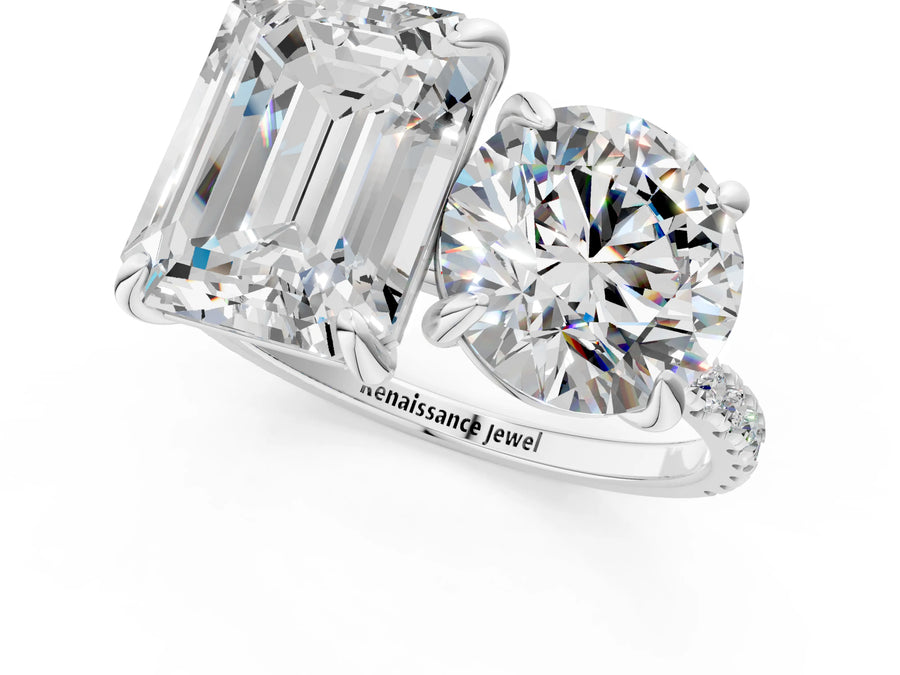 White gold Round and Emerald Toi Moi Ring with Prong Setting and Pave Band