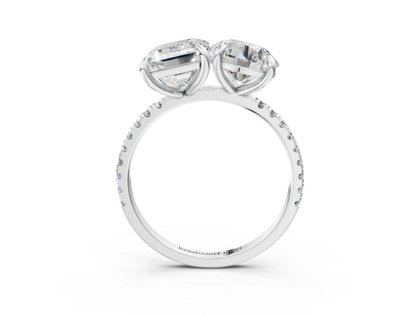 White gold Round and Emerald Toi Moi Ring with Prong Setting and Pave Band