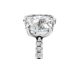 White gold Round and Emerald Toi Moi Ring with Prong Setting and Pave Band 5