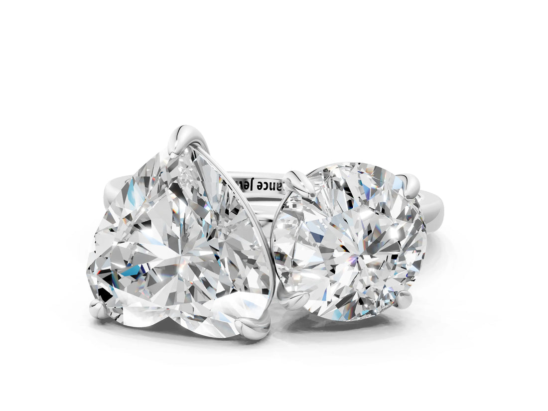 White gold Round and Heart Toi Moi Ring with Prong Setting and Plain Band