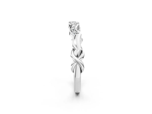 Platinum Scalloped Diamond Curved Band with Round Brilliant Stones and Shared Prong Setting
