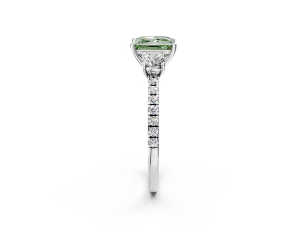White gold Three-Stone Fancy Green Princess Cut Cut Diamond Pavé Band with Prong Setting