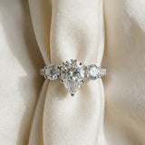 White gold Three-Stone Pear Cut Diamond Pavé Band with Four-Prong Setting_90