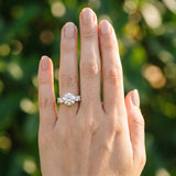 White gold Three-Stone Round Cut Classic Band Prong Setting Ring_24