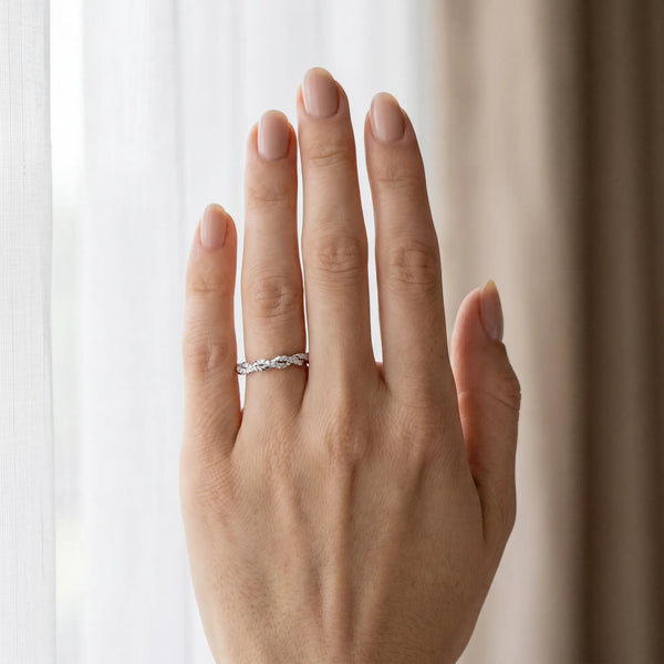 White gold Twisted Rope Solitaire Band with Round Stone and Bezel Setting