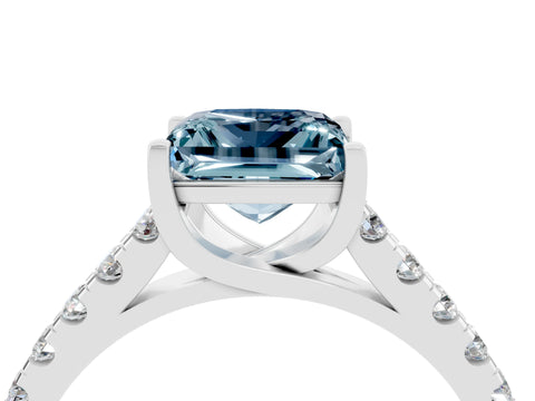 White gold {shape_name} Aquamarine Solitaire Ring with Pavé Band and Four-Prong Setting_16
