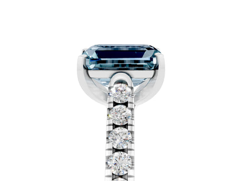 White gold {shape_name} Aquamarine Solitaire Ring with Pavé Band and Four-Prong Setting_5