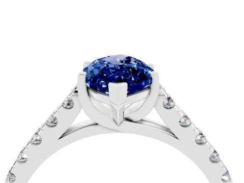 White gold {shape_name} Blue Sapphire Solitaire Ring with Pavé Band and Four-Prong Setting_4