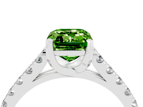 White gold {shape_name} Peridot Solitaire Ring with Pavé Band and Four-Prong Setting_4