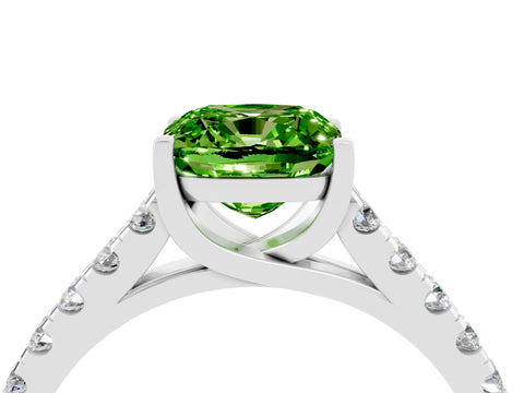 White gold {shape_name} Peridot Solitaire Ring with Pavé Band and Four-Prong Setting_4