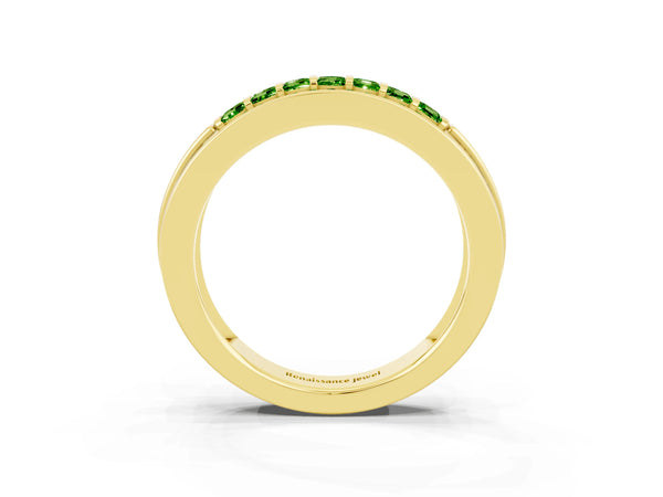 Yellow gold Channel-Set Princess Cut Diamond Pavé Band