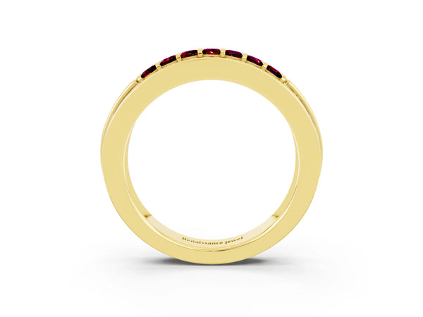 Yellow gold Channel-Set Princess Cut Diamond Pavé Band