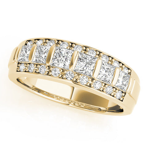 Yellow gold Channel-Set Princess Cut Diamond Pavé Band