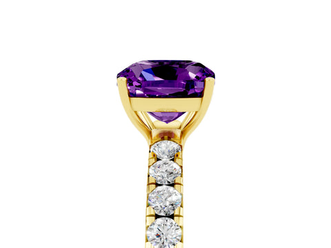 Yellow gold Cushion Cut Amethyst Pavé Solitaire Engagement Ring with Four-Prong Setting_17