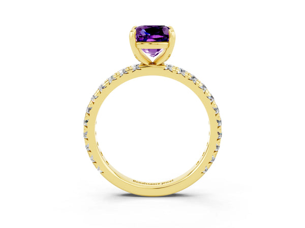 Yellow gold Cushion Cut Amethyst Pavé Solitaire Ring with Round Band and Prong Setting