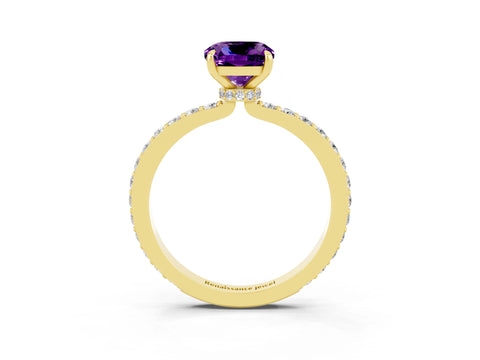 Yellow gold Cushion Cut Amethyst Ring with Pavé Band and Four-Prong Setting_3