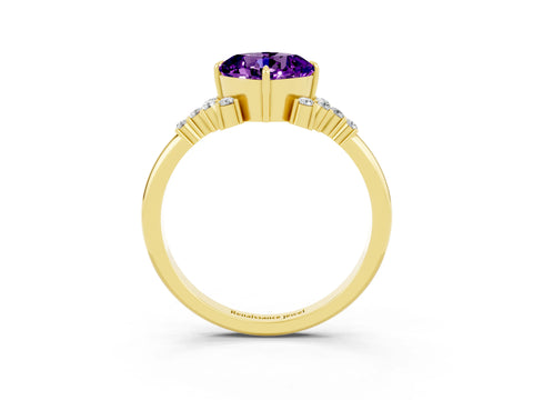 Yellow gold Cushion Cut Amethyst Ring with Side Stones and Four-Prong Setting_63