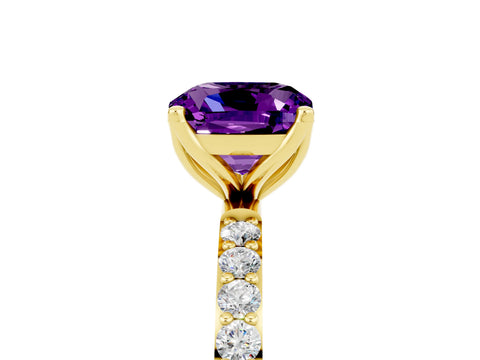 Yellow gold Cushion Cut Amethyst Solitaire Engagement Ring with Pavé Band and Prong Setting_5
